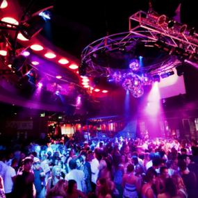 Visit the hottest night clubs in Hamburg